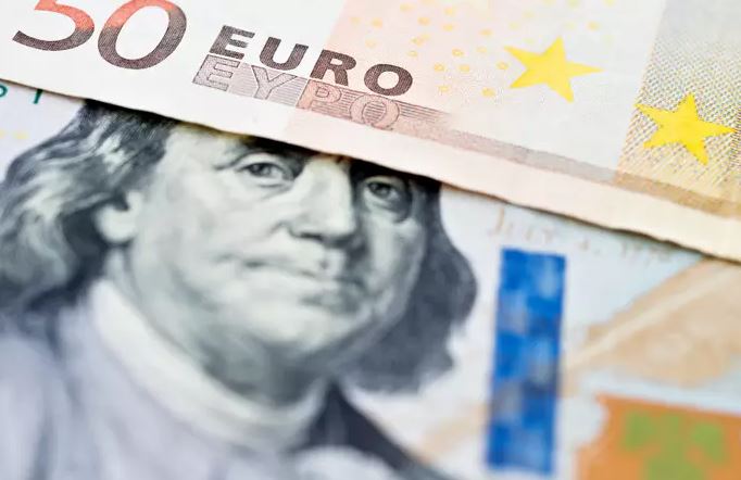 یورو به دلار با تمرکز بر تصمیمات فدرال رزرو در کانال 1.064 باقی ماند