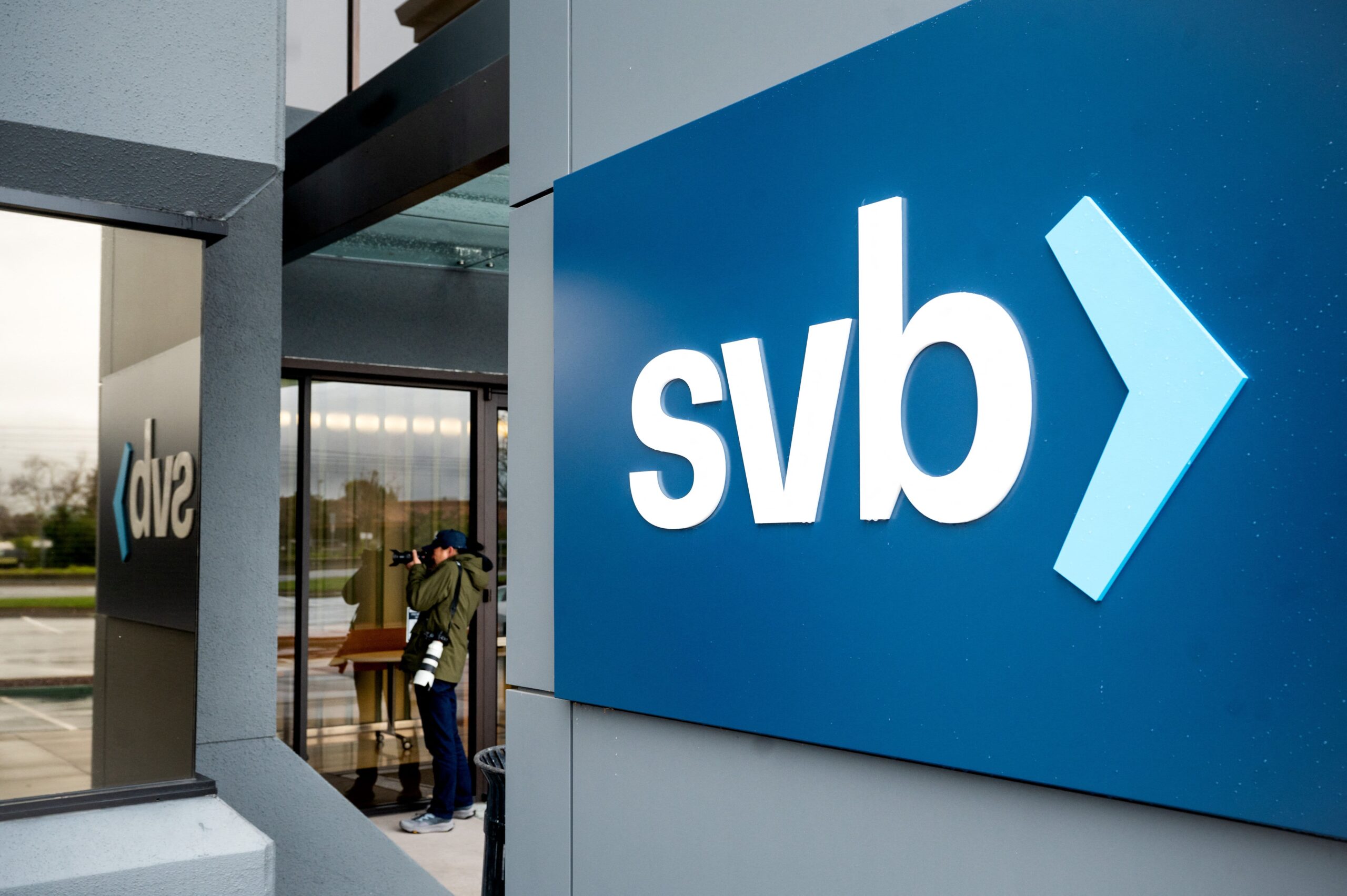 تحلیل SVB نشان می‌دهد که بیش از 186 بانک ایالات متحده در موقعیت سقوط قرار دارند