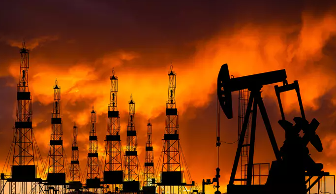 تحلیل و بررسی فاندامنتال بازار نفت خام؛ دلار ضعیف کاتالیزور صعودی بعدی