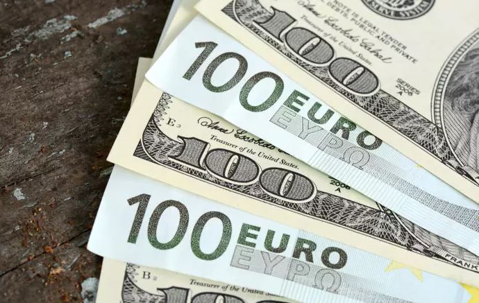 رالی جفت یورو به دلار در آستانه گزارش تورم متوقف شد