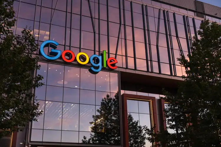 گزارش مالی گوگل منتشر شد: افت سوددهی بعد از دو دهه رشد پایدار