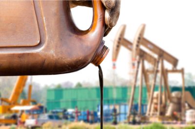 بازارهای نفت کماکان به دنبال خریدار؛ 4 آذر 1402