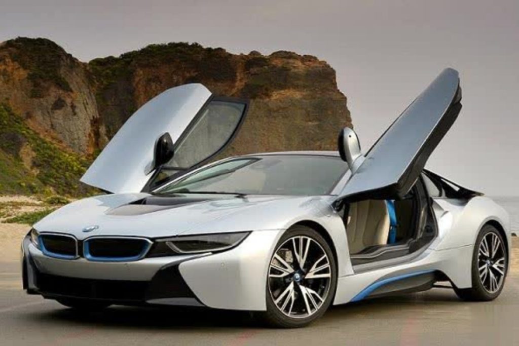افزایش درآمد بی‌ام‌و (BMW) با فروش بالای خودروهای برقی
